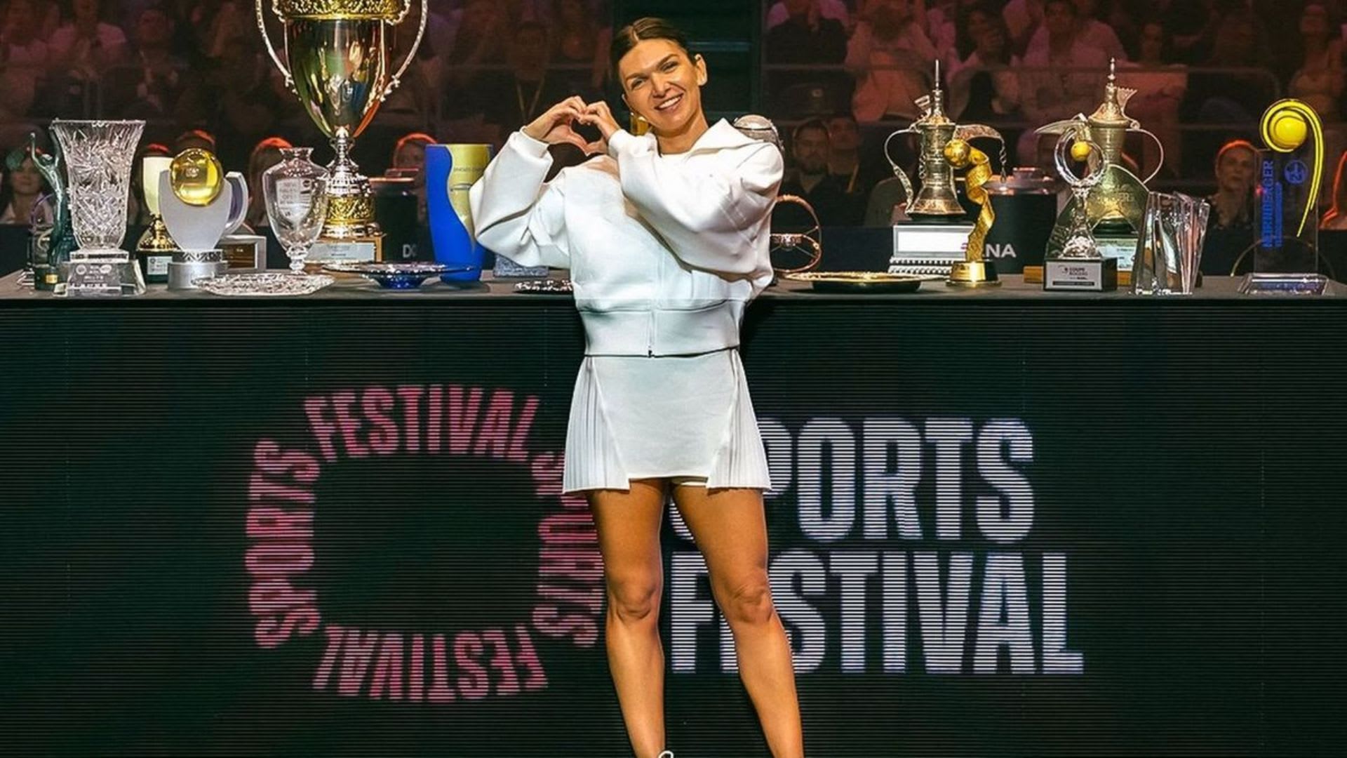 Simona Halep la meciul demonstrativ de la Cluj-Napoca Simona Halep la meciul demonstrativ de la Cluj-Napoca