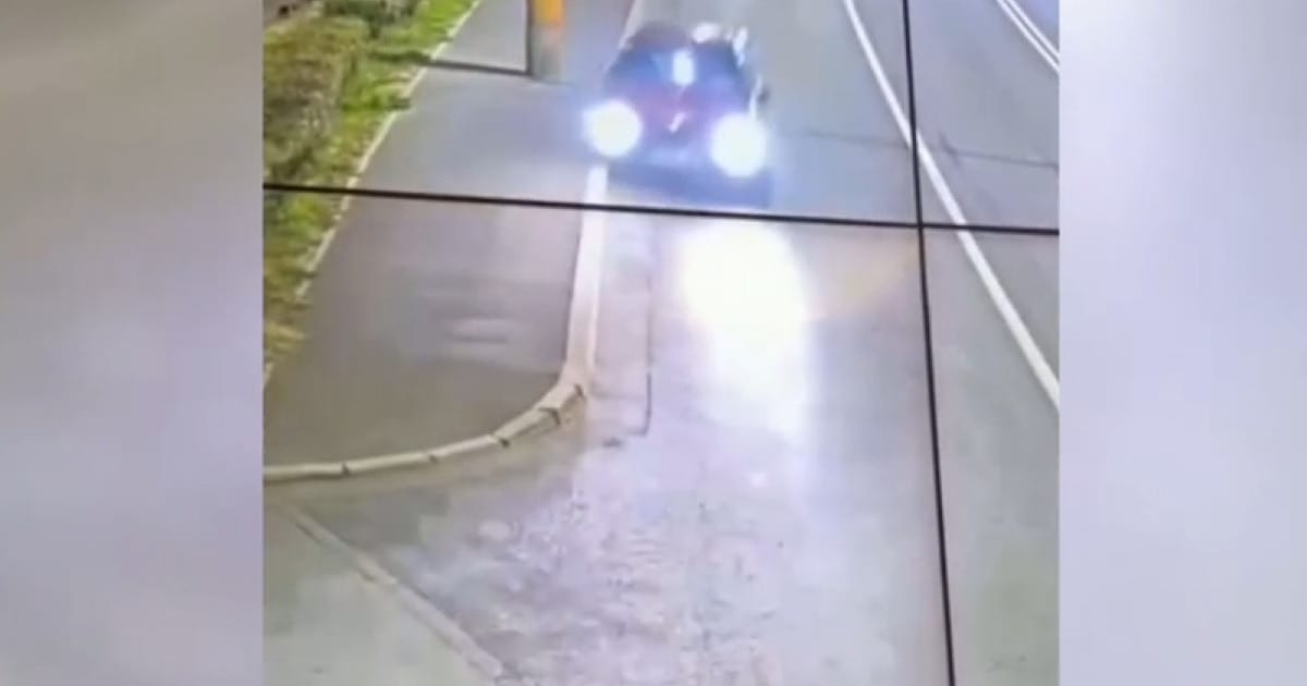mașină avariată după impact cu stâlp în Cluj-Napoca mașină avariată după impact cu stâlp în Cluj-Napoca