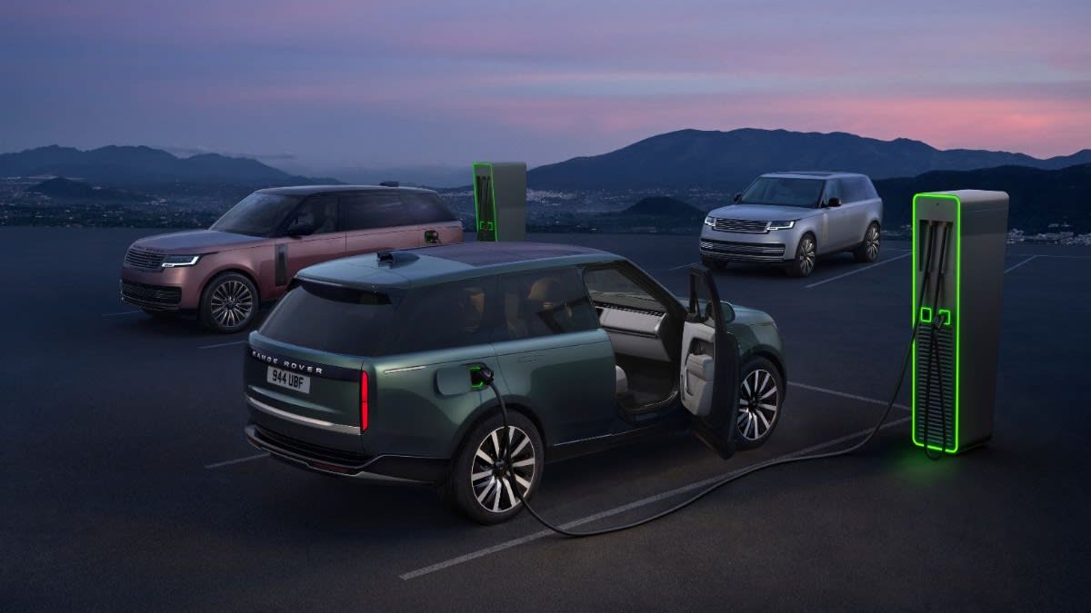 Range Rover electric pe teren accidentat, silențios și luxos Range Rover electric pe teren accidentat, silențios și luxos