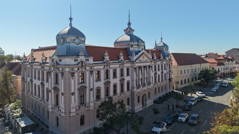 Clădire istorică reabilitată în Oradea, nou sediu CJ Bihor Clădire istorică reabilitată în Oradea, nou sediu CJ Bihor