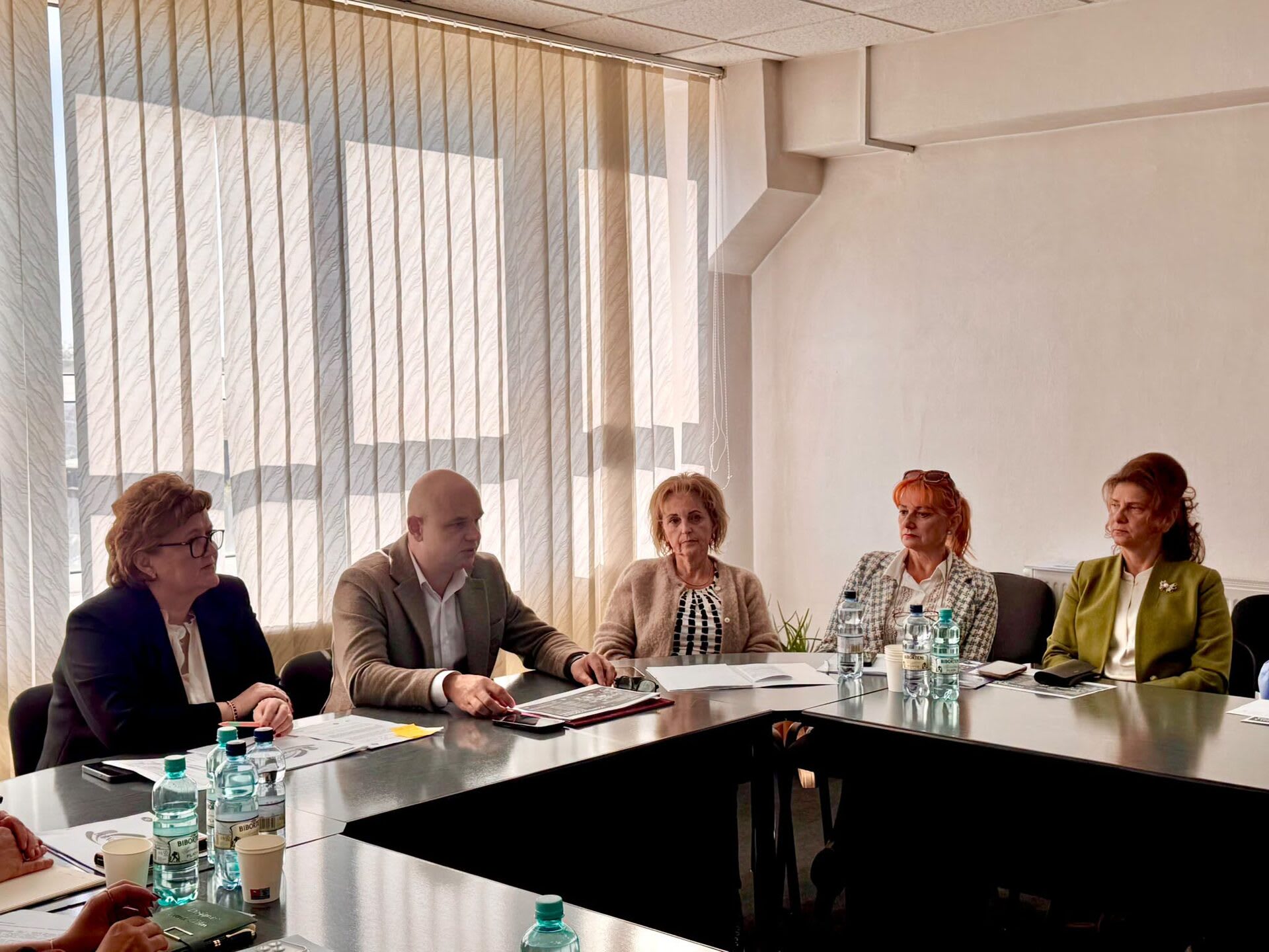Prefectul județului Satu Mare participă la eveniment despre antreprenoriatul social