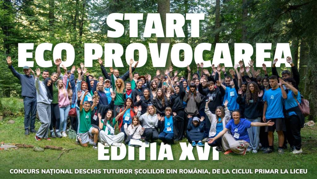 Elevi participând la activități ecologice în școală