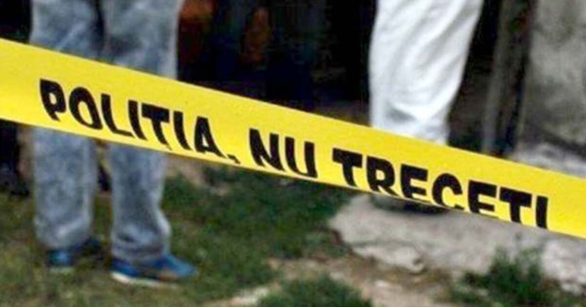 Un bărbat și nepoata sa, în stare gravă după ce au fost înjunghiați în apartament