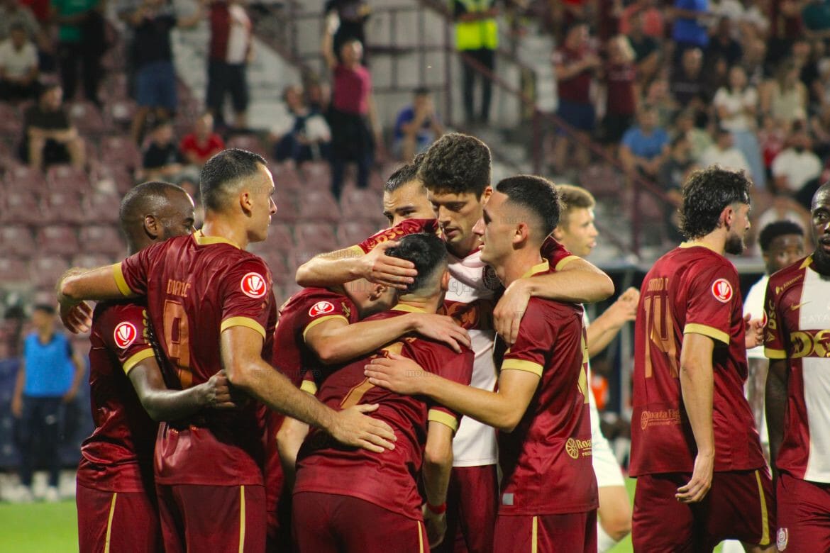 Stadion CFR Cluj, echipament fotbal, jucători Stadion CFR Cluj, echipament fotbal, jucători