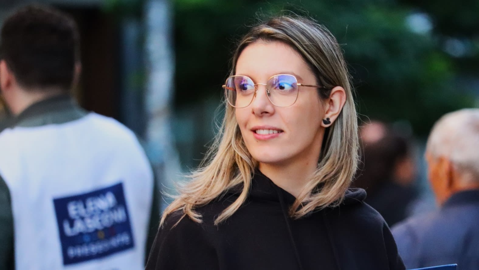 Diana Buzoianu, ministru interimar al mediului, în fața camerei