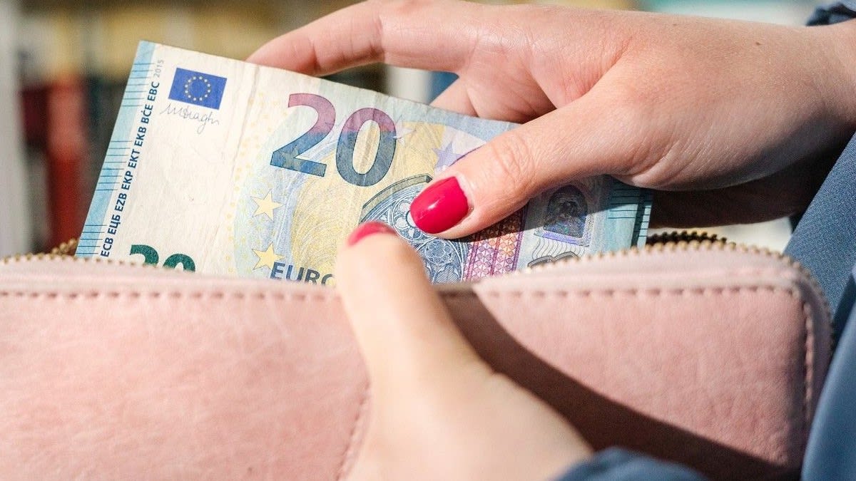 Un bărbat din București a strâns aproape 33.000 de euro de la oameni miloși, folosind un diagnostic fictiv