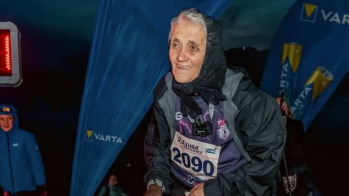 Mamaie Eugenia, 85 de ani, participă la Azuga Trail Race cu curaj și muncă în gospodărie