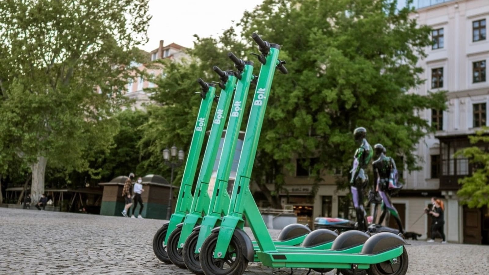 30 septembrie 2026: Bucureștiul pregătește reguli noi pentru trotinete și ridicarea mașinilor parcate neregulamentar