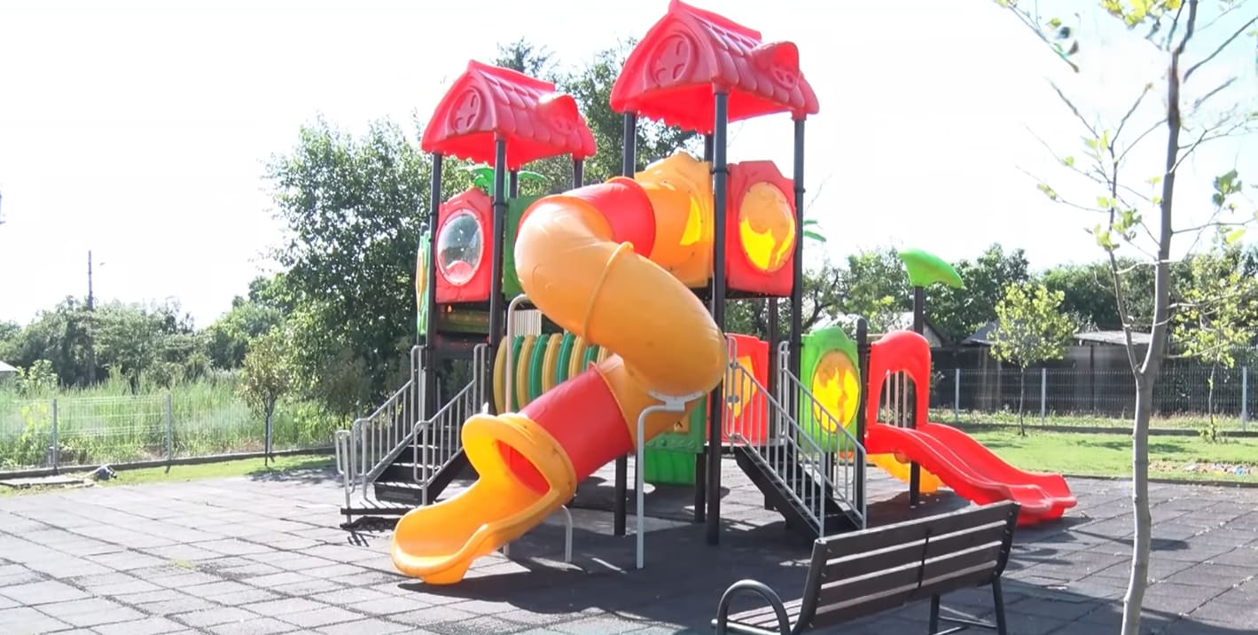 Parcul modern din Moșteni, realizat cu 100.000 de lei de Primăria Călugăreni