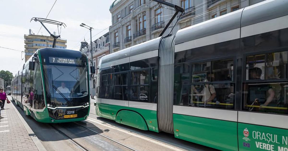 tramvai pe traseu modificat în Iași, șofer și călători tramvai pe traseu modificat în Iași, șofer și călători