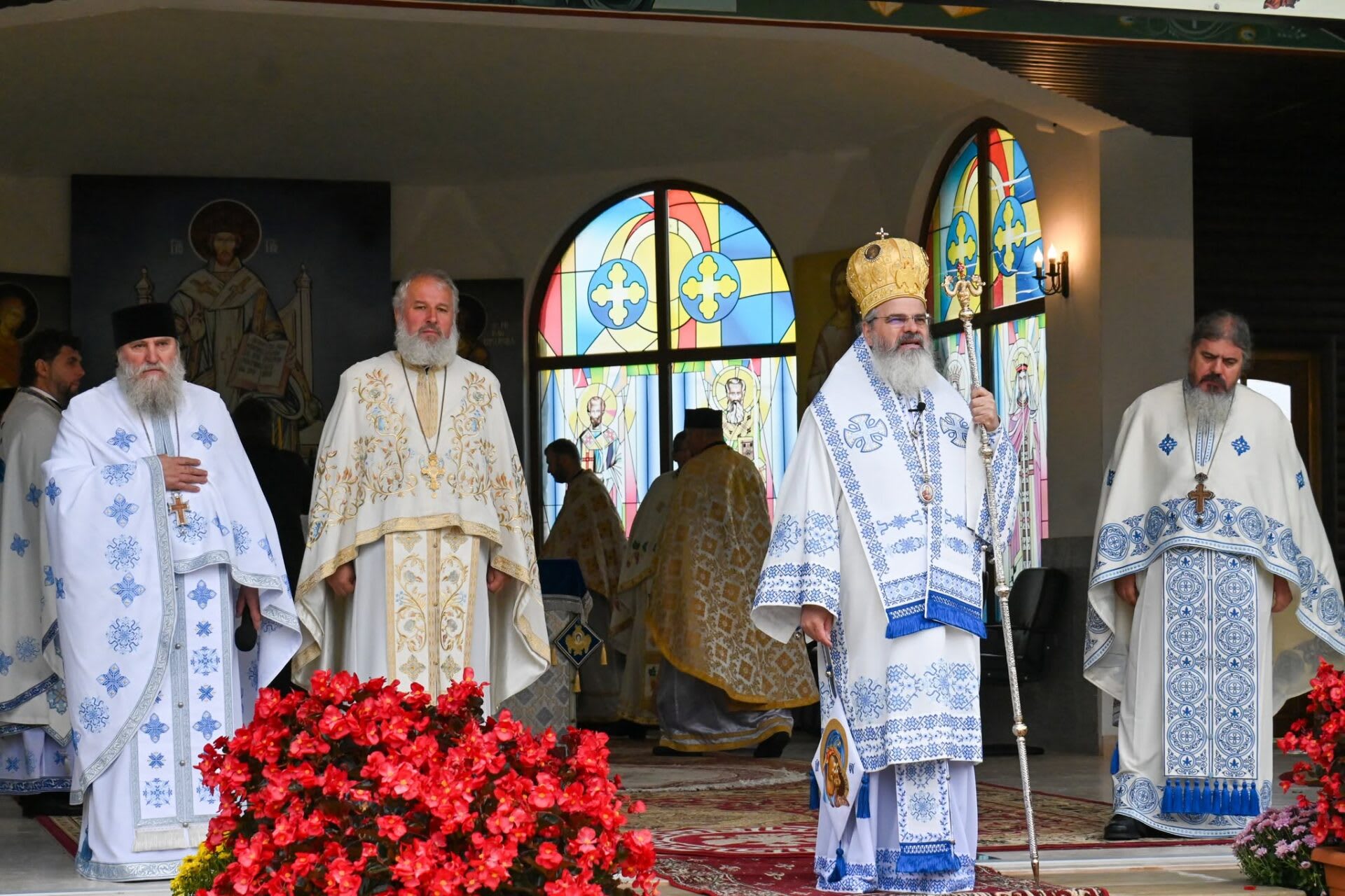 PS Ignatie sfințește biserica de lemn la Mănăstirea Mălinești PS Ignatie sfințește biserica de lemn la Mănăstirea Mălinești
