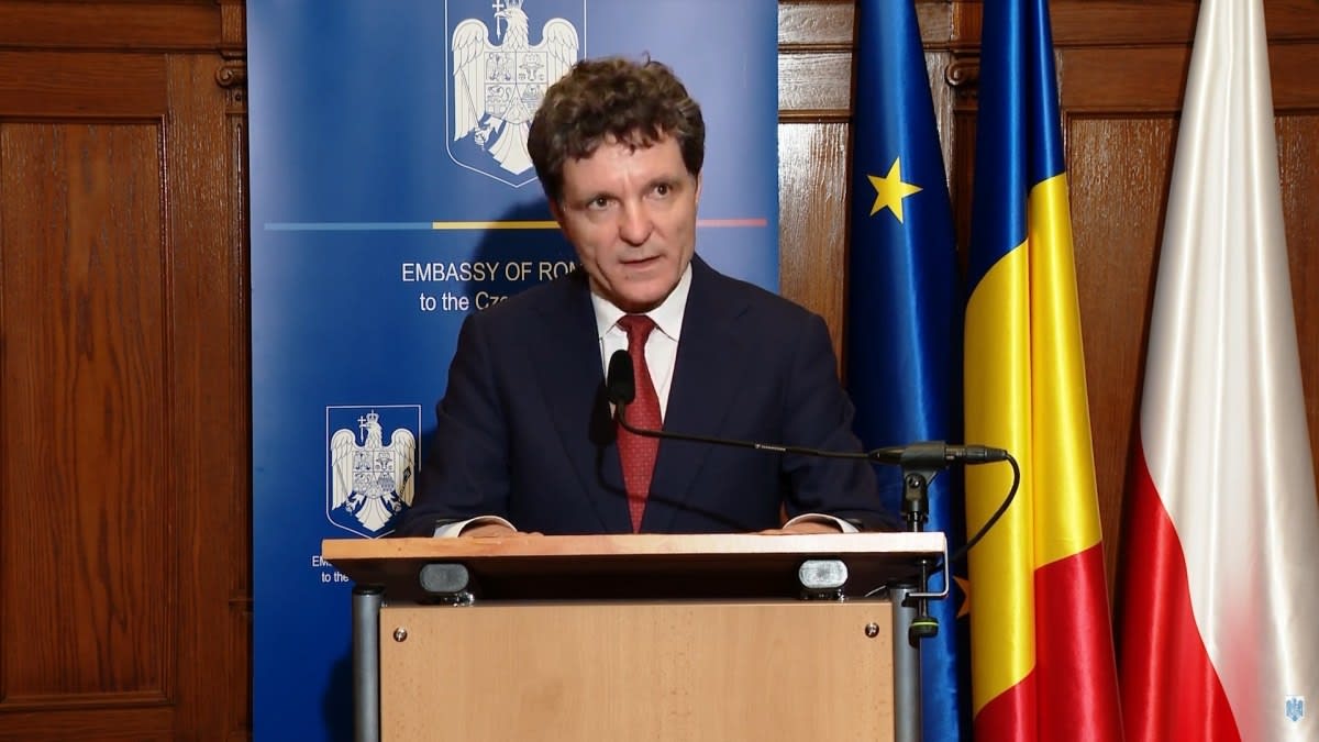 Nicușor Dan la conferință de presă la Praga
