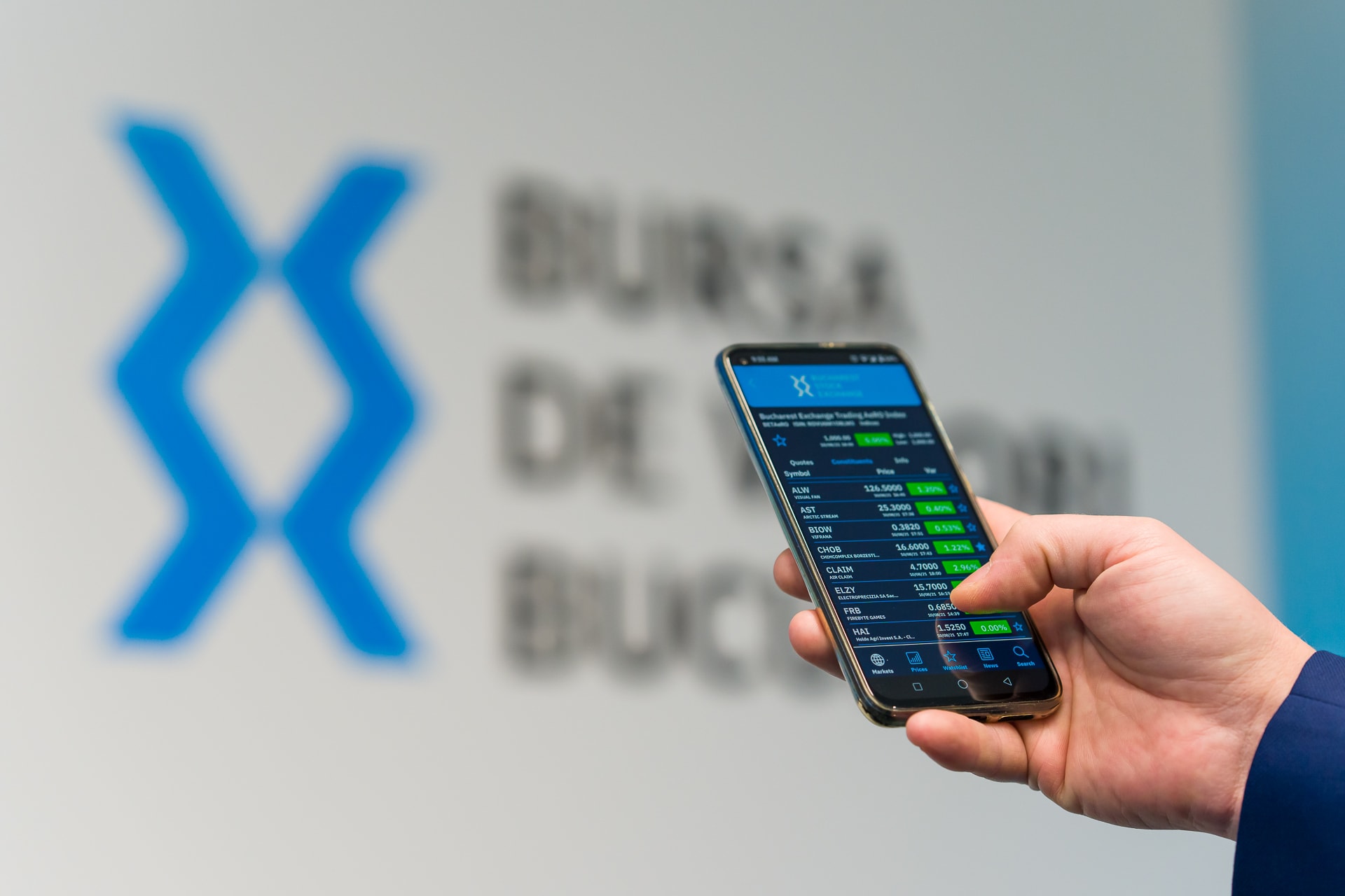 grafice bursiere și indicatori financiari românești