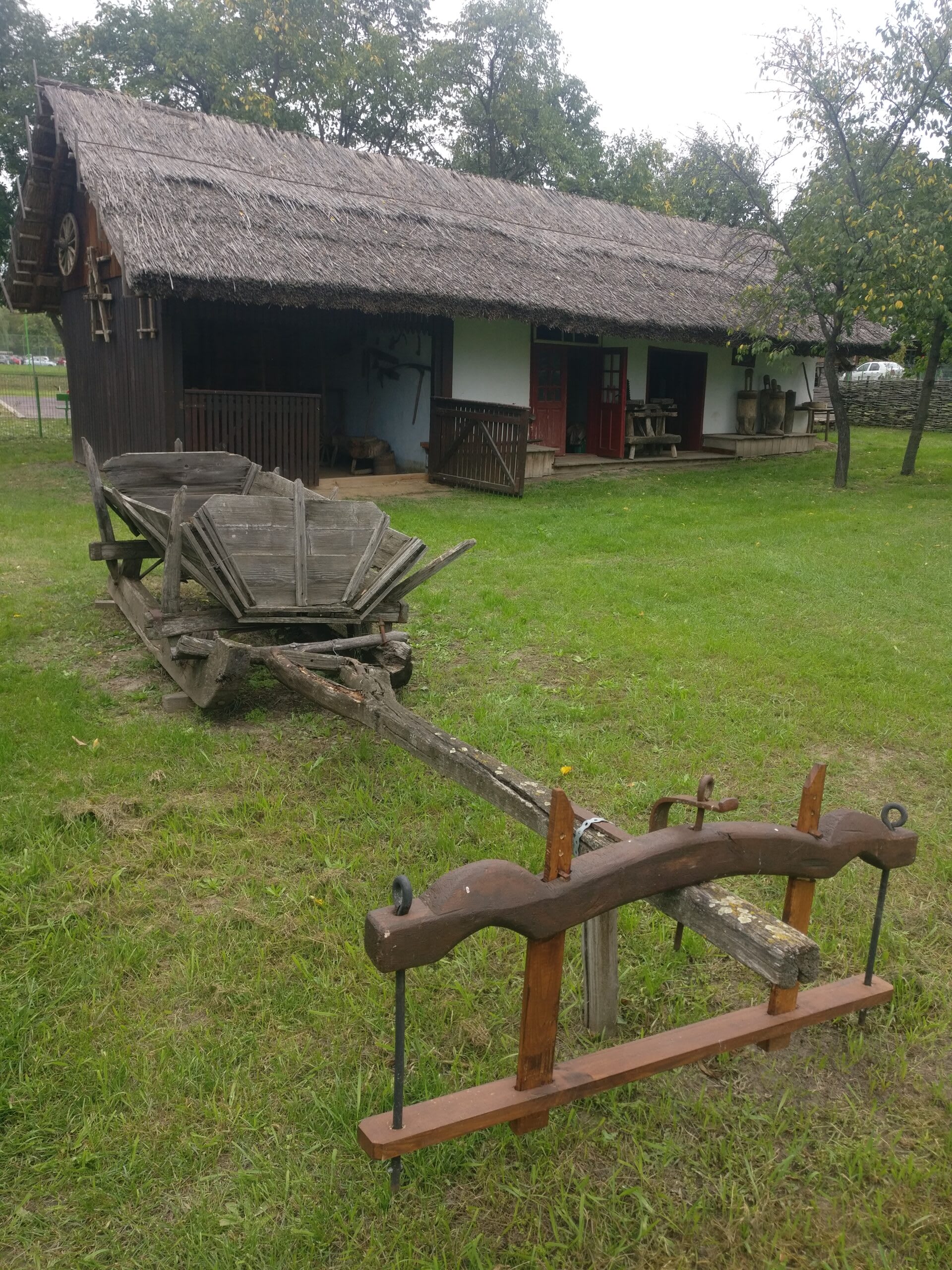 Edilul Temistocle Diaconu la radio în Pădureni, Vaslui Edilul Temistocle Diaconu la radio în Pădureni, Vaslui