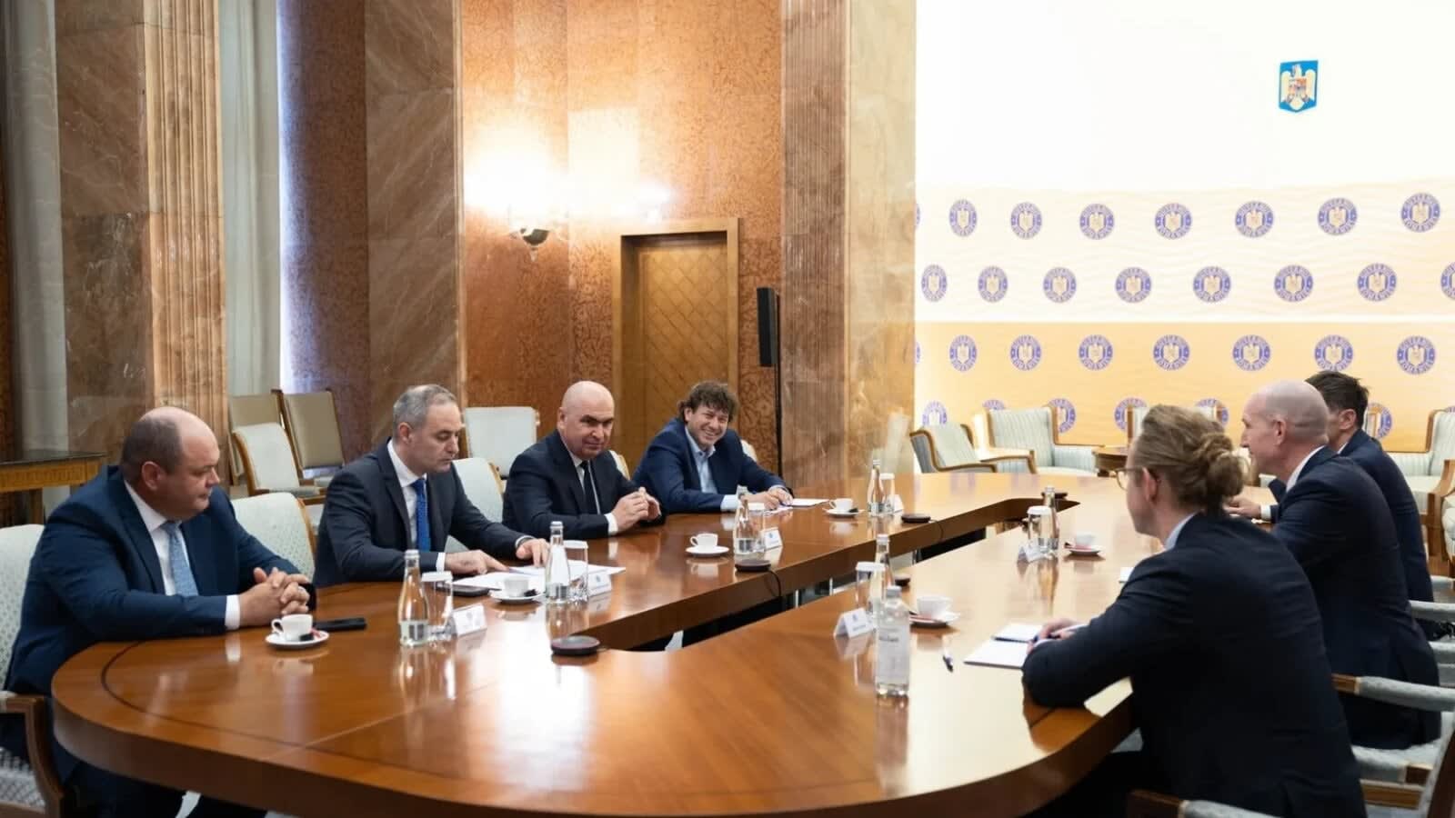grafice financiare, obligațiuni și indicatori economici