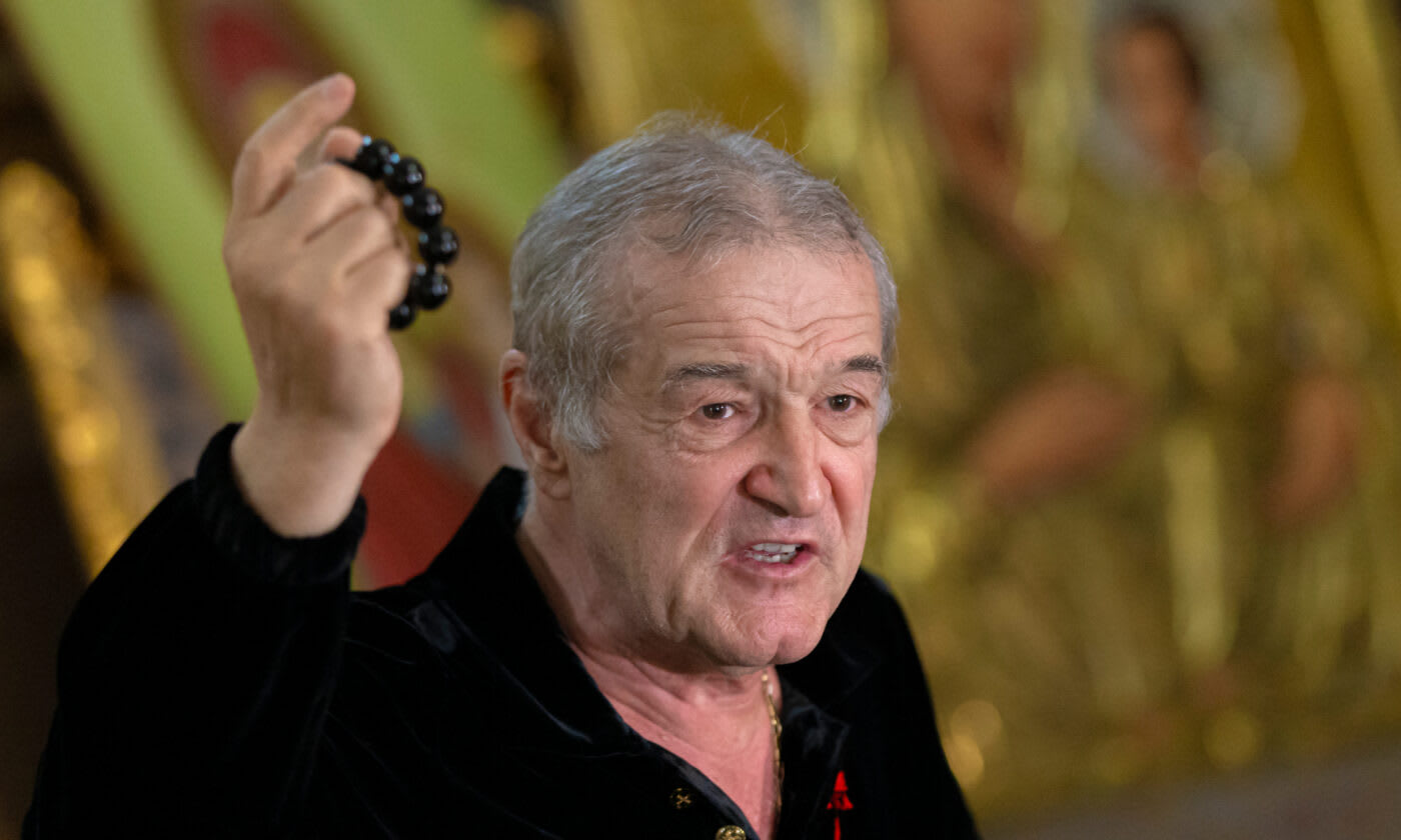 antrenor Ricardo Sousa în timpul unui meci de fotbal
