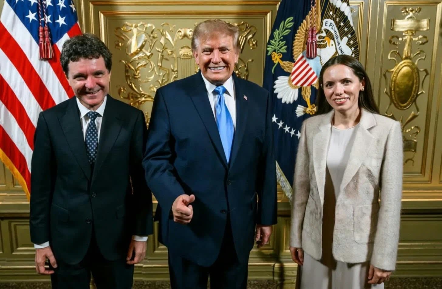 Nicușor Dan s-a fotografiat cu Donald Trump la New York