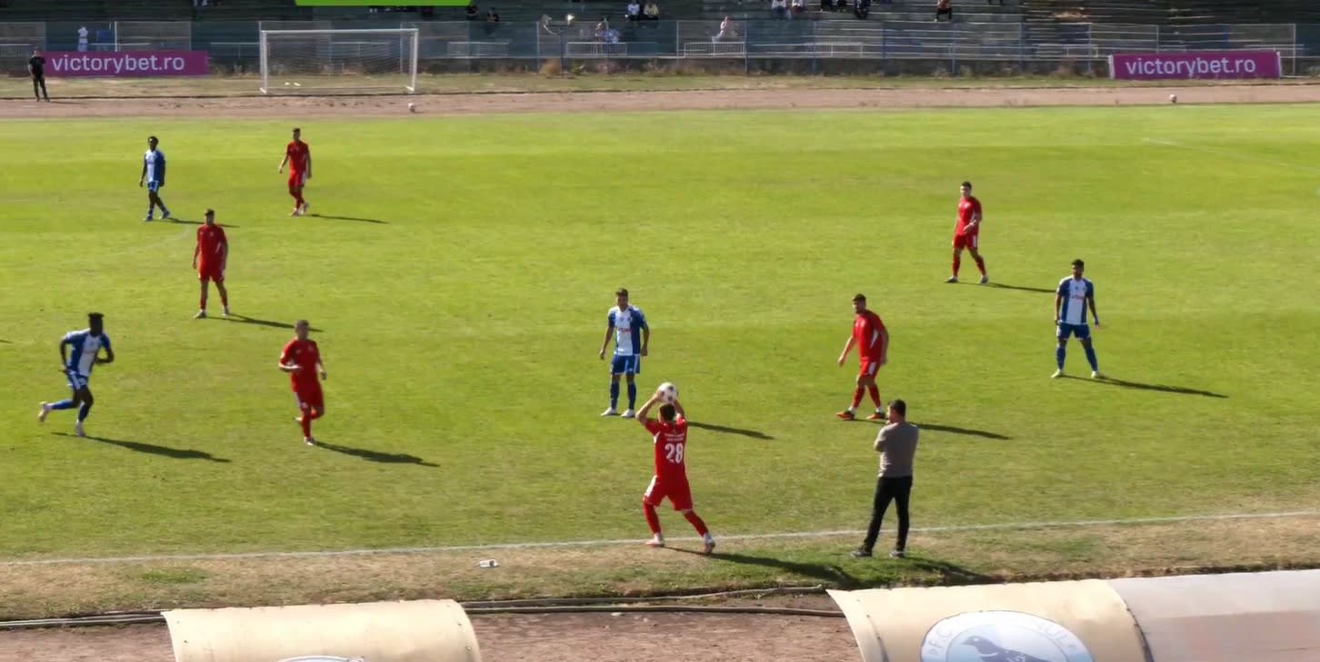 stadion din Hunedoara, meci de fotbal, echipe amicale