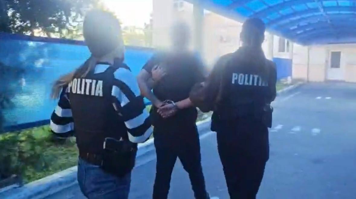 bărbat reținut de poliție pentru violență în familie bărbat reținut de poliție pentru violență în familie