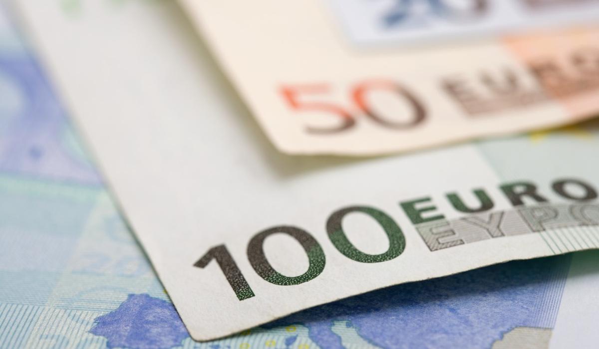 grafice curs euro și costuri locuințe în România