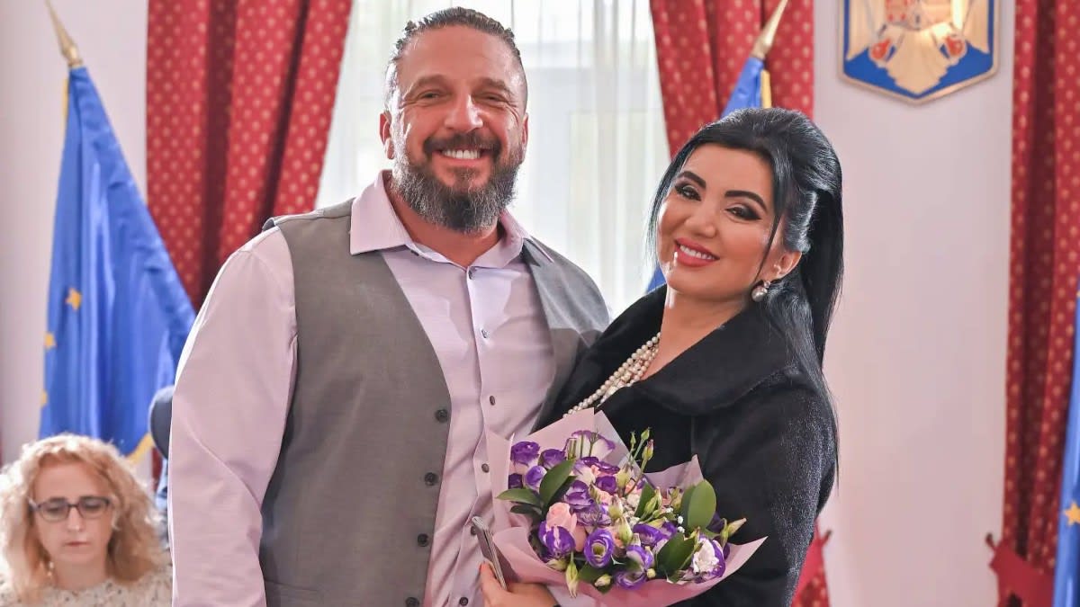 George Restivan, soțul Adrianei Bahmuțeanu, activează ca expert guvernamental în America