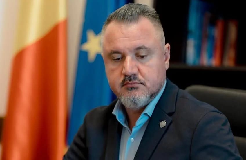 Primar și lider PSD discutând despre proiecte locale Primar și lider PSD discutând despre proiecte locale