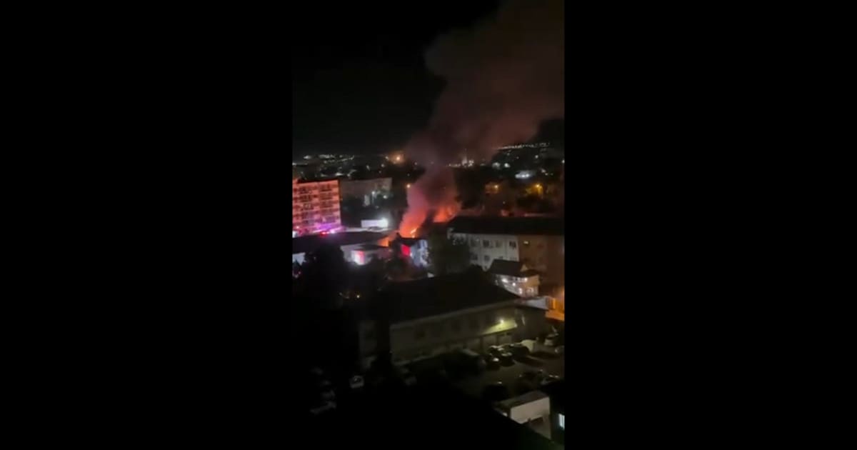 flăcări și echipaje de intervenție la locuința din Slatina flăcări și echipaje de intervenție la locuința din Slatina