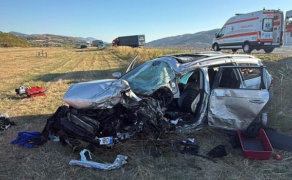 Accident mortal între două TIR-uri și un autoturism pe DN 6 în apropiere de Slatina-Timiș