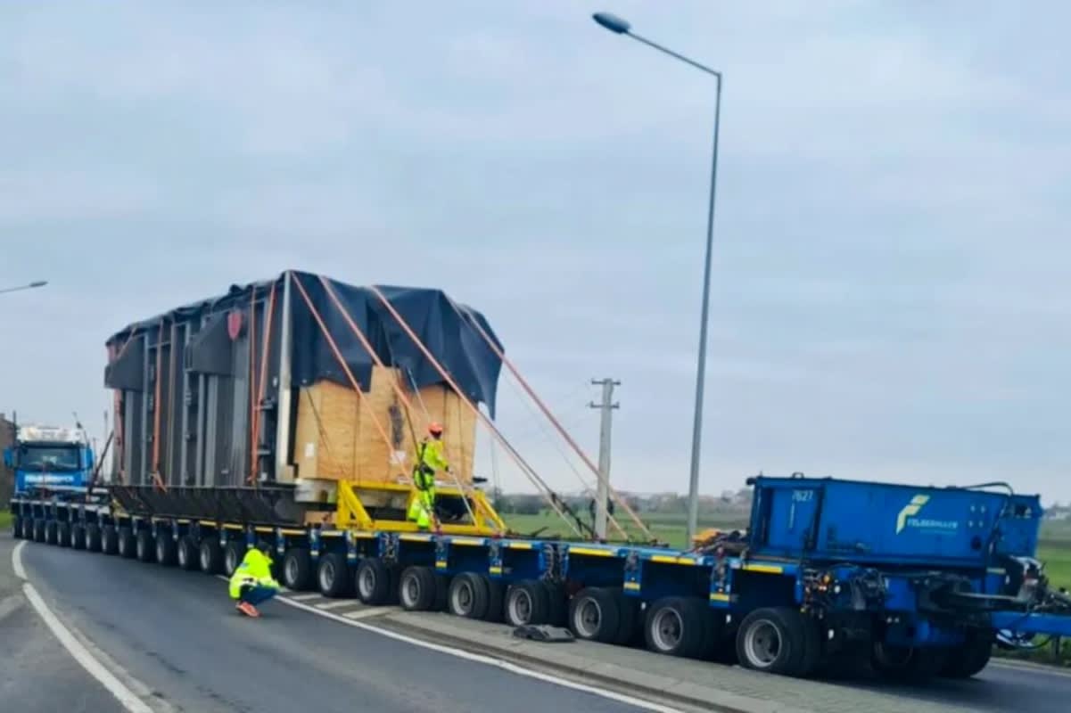 Transporturi agabaritice de până la 130 de tone circulă pe drumurile din România