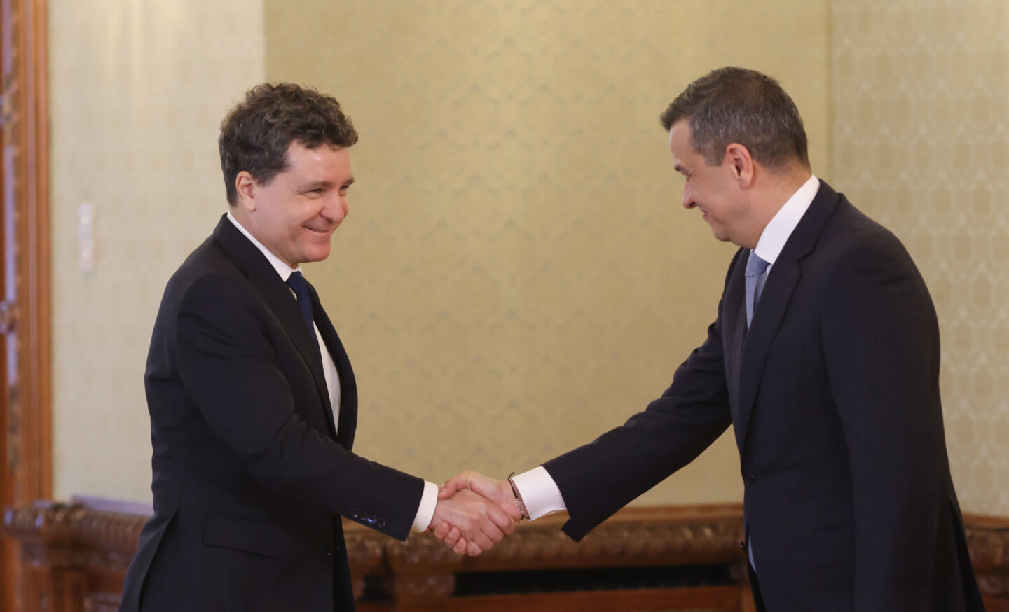 Presa spaniolă: România se confruntă cu criza politică continuă