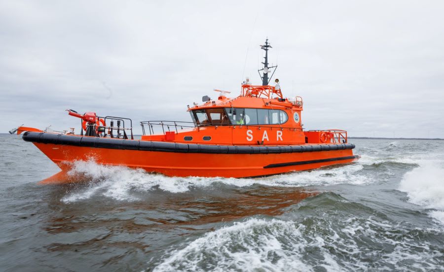 nava maritimă în zona platformei maritime, operațiune de salvare