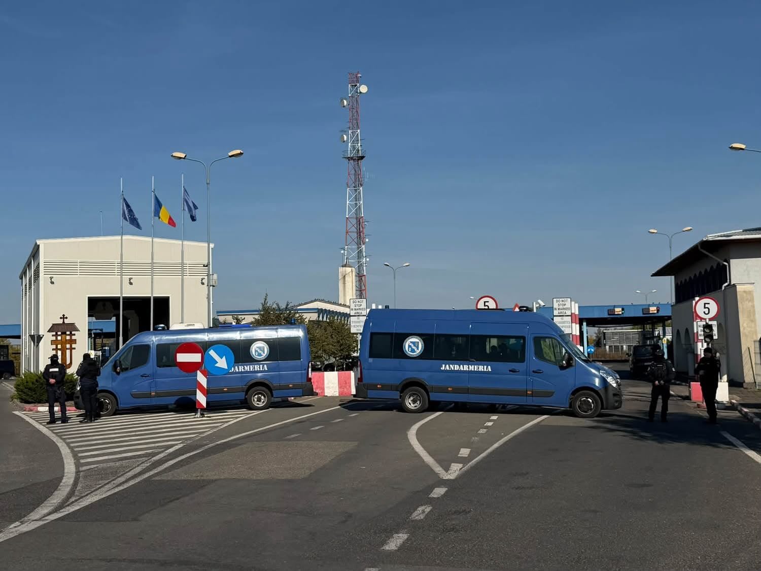 Șeful Vămii Halmeu și șeful Poliției de Frontieră, reținuți de DNA în dosar de corupție