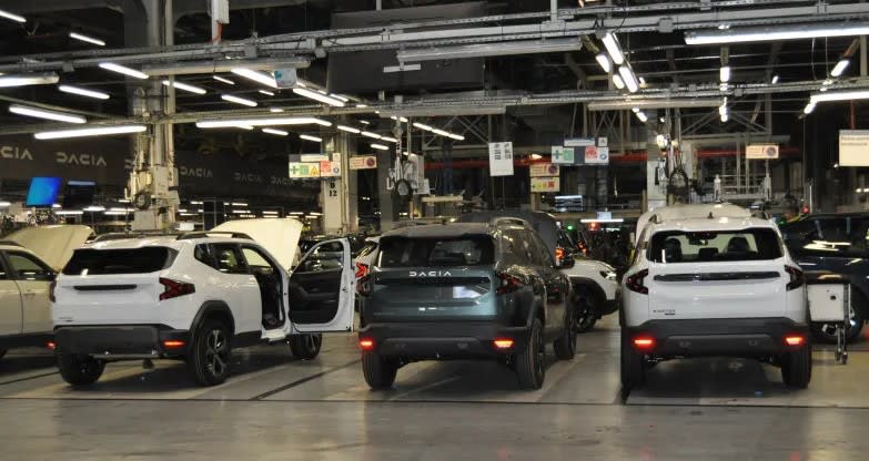 Uzina Dacia de la Mioveni, fabrica auto în funcțiune