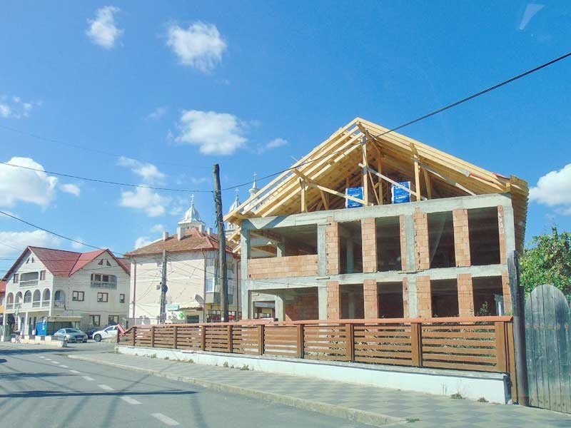 Noua primărie din Ieud a fost ridicată, deși nu este finalizată