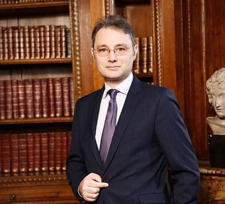 imagine cu Luca Niculescu, diplomat și jurnalist român imagine cu Luca Niculescu, diplomat și jurnalist român