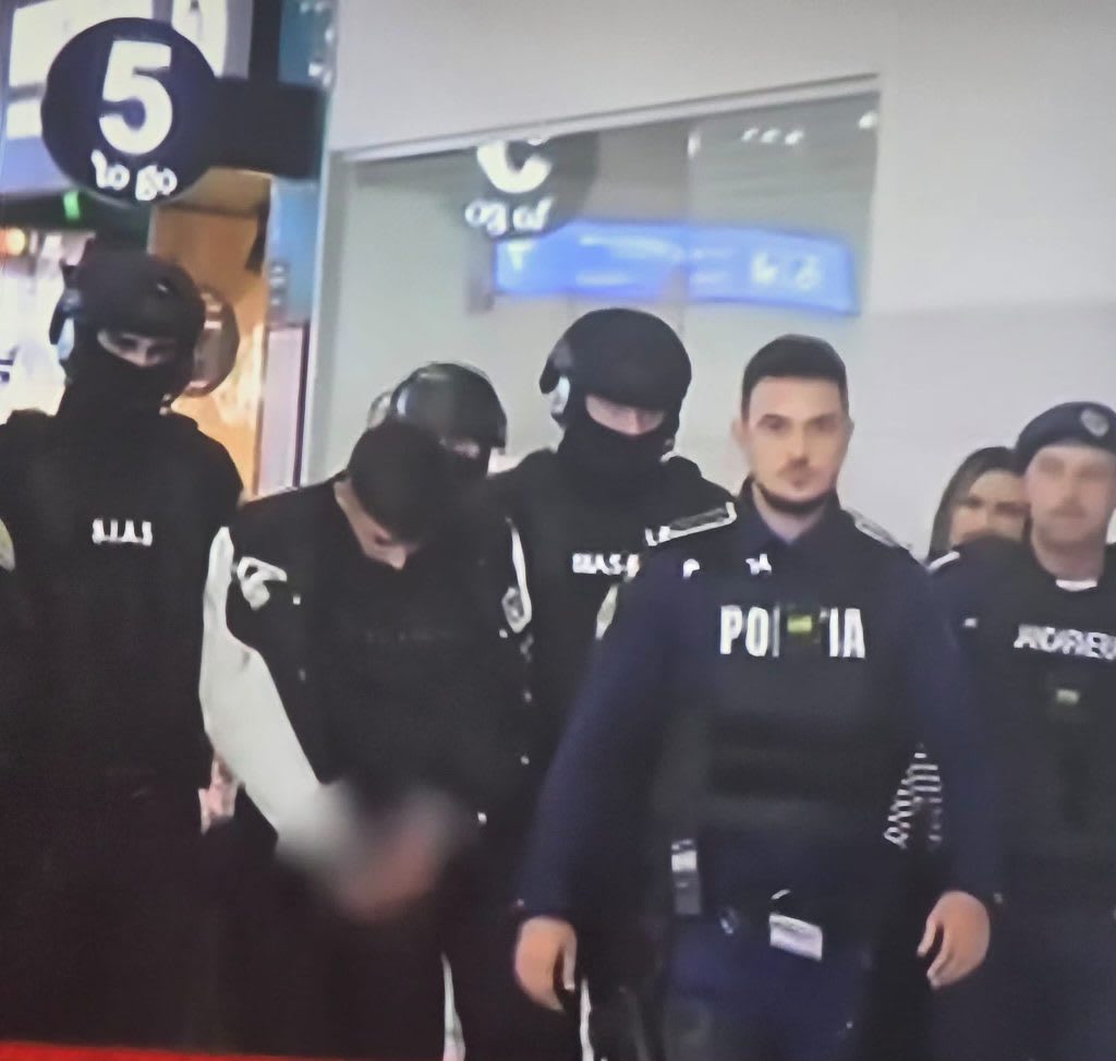 momentul aducerii lui Vlad Bălțățeanu la IPJ Vâlcea momentul aducerii lui Vlad Bălțățeanu la IPJ Vâlcea