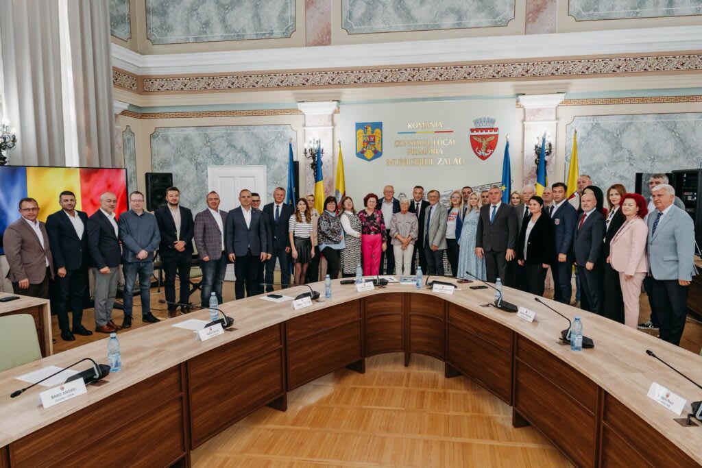 reprezentanți primărie Zalău primind distincții reprezentanți primărie Zalău primind distincții