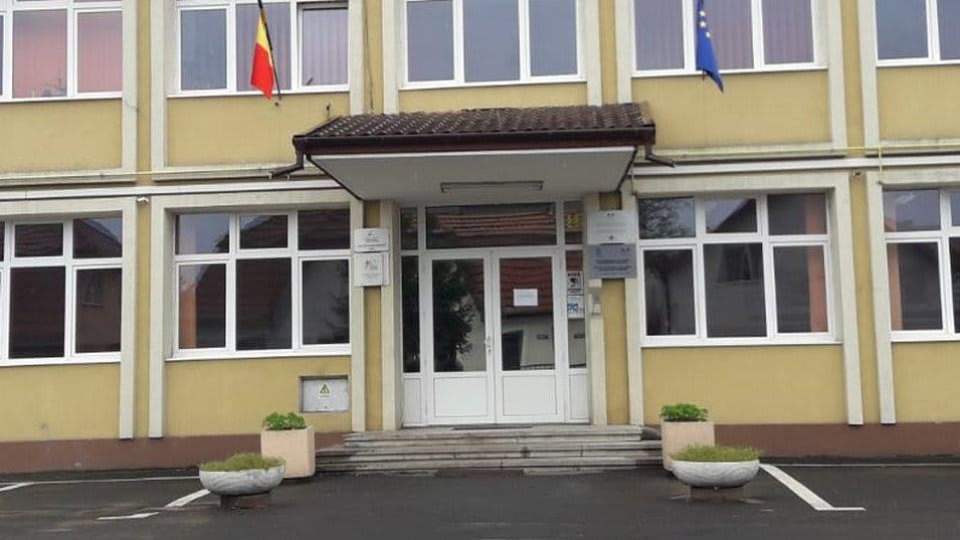Numărul candidaților pentru posturile de director și director adjunct în Brașov rămâne scăzut
