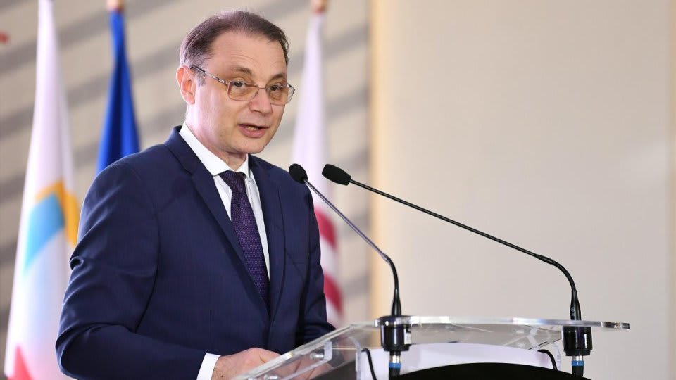 Luca Niculescu primește mandat pentru negocieri privind formarea guvernului