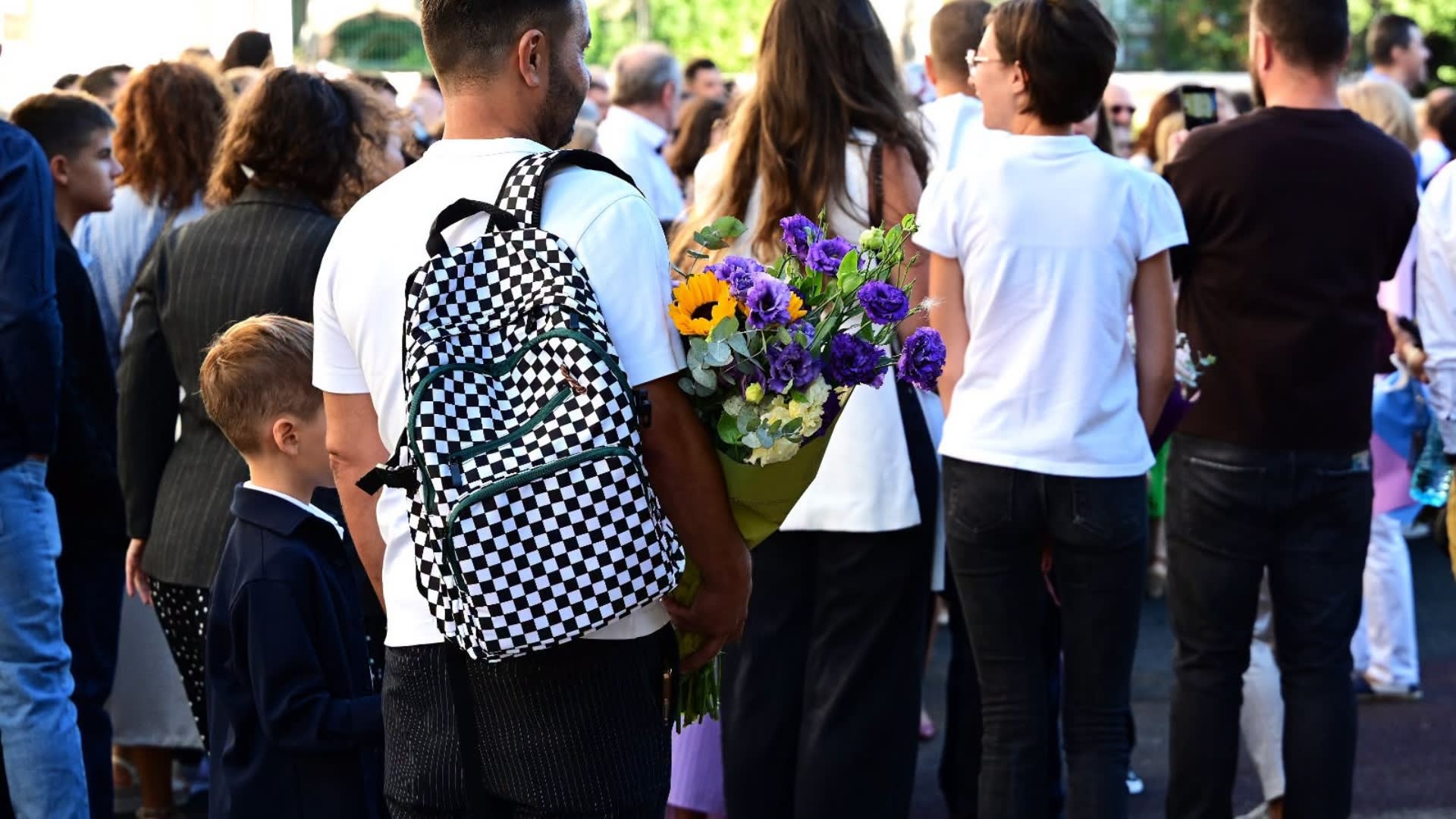 Pajura devine centru cultural pentru liceeni până în noiembrie