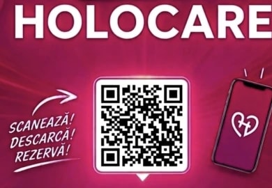 Persoană folosind telefonul pentru rezervarea medicamentelor Persoană folosind telefonul pentru rezervarea medicamentelor