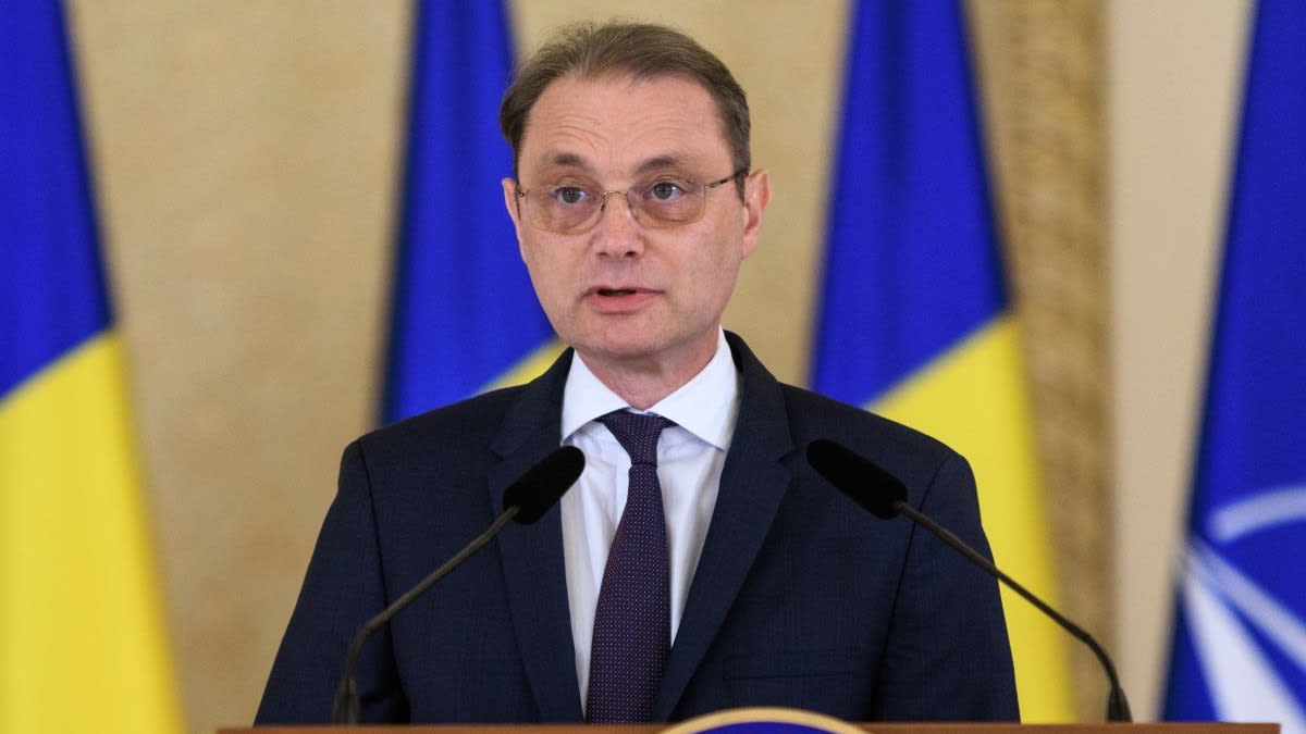 Luca Niculescu va depune echipa de miniștri pe 19 octombrie pentru votul de învestitură