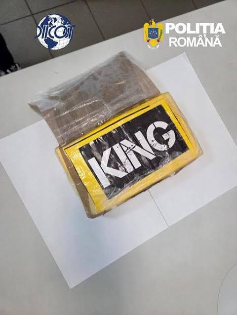 Captură de 1 kg de cocaină marca „KING” pe A1 în Giurgiu