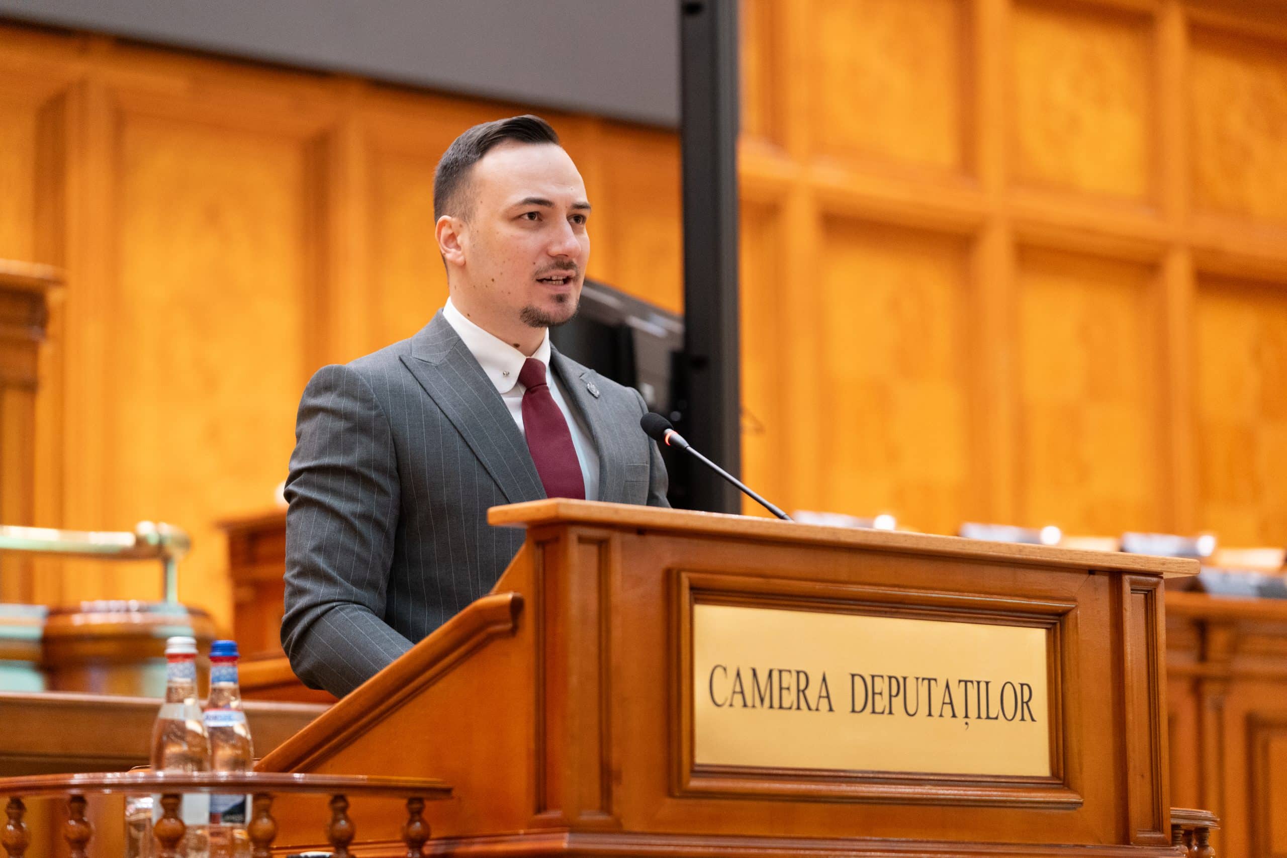 Răzvan Biro critică PNL și USR pentru propunerea privind drogurile