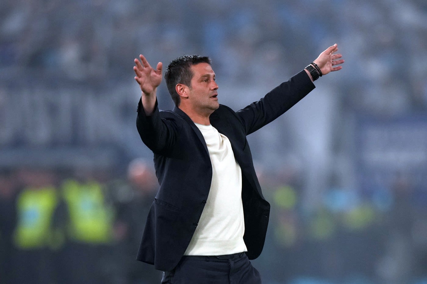 Cristi Chivu la un meci de fotbal