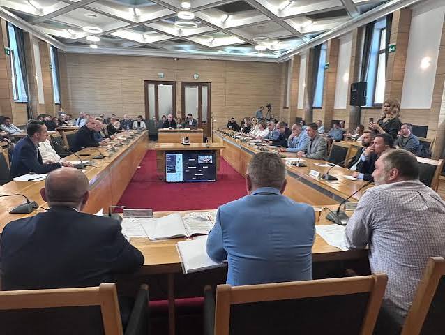Ședință extraordinară convocată astăzi la Primăria Pitești