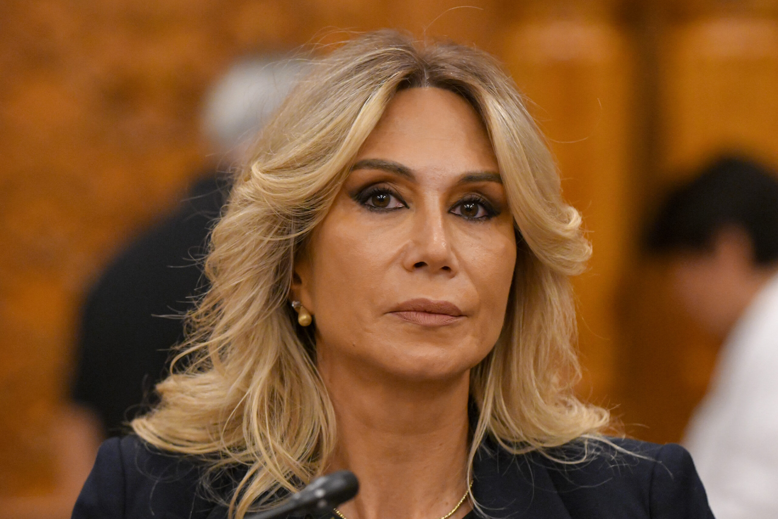 Raluca Turcan la o conferință de presă