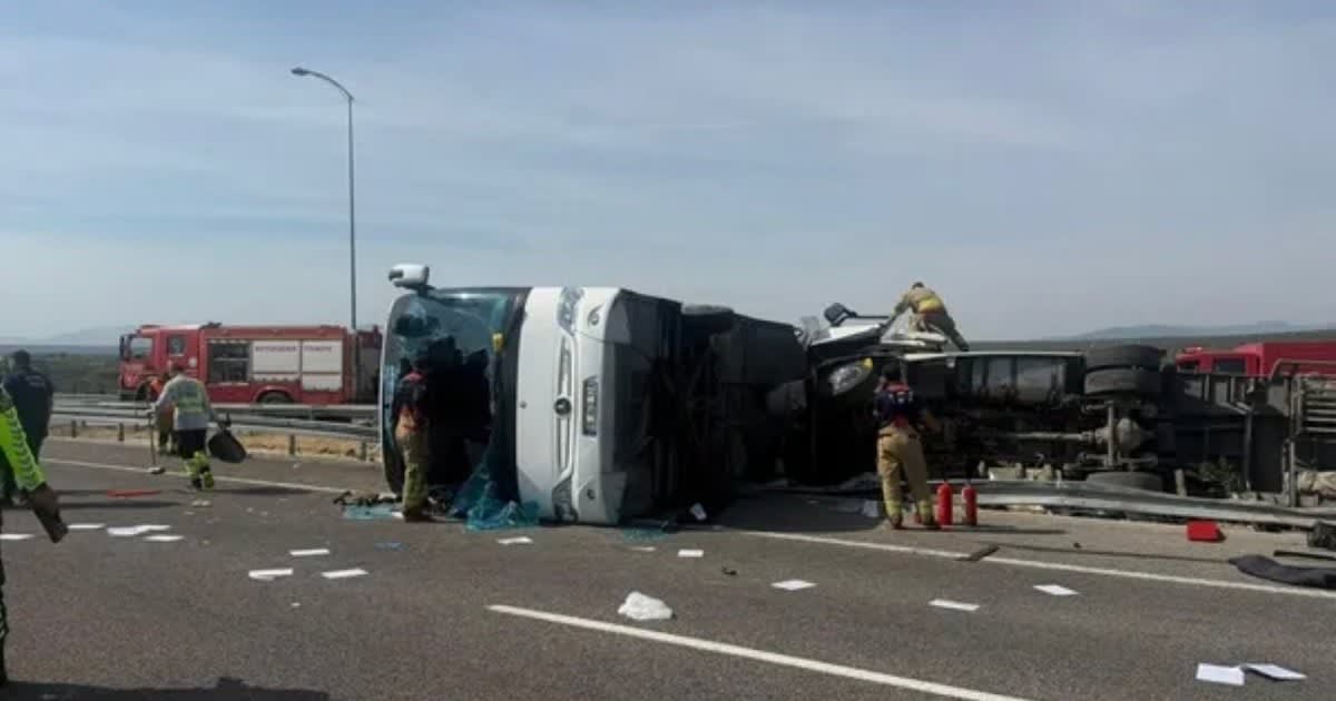 Accident rutier grav în Turcia, autocar și camion