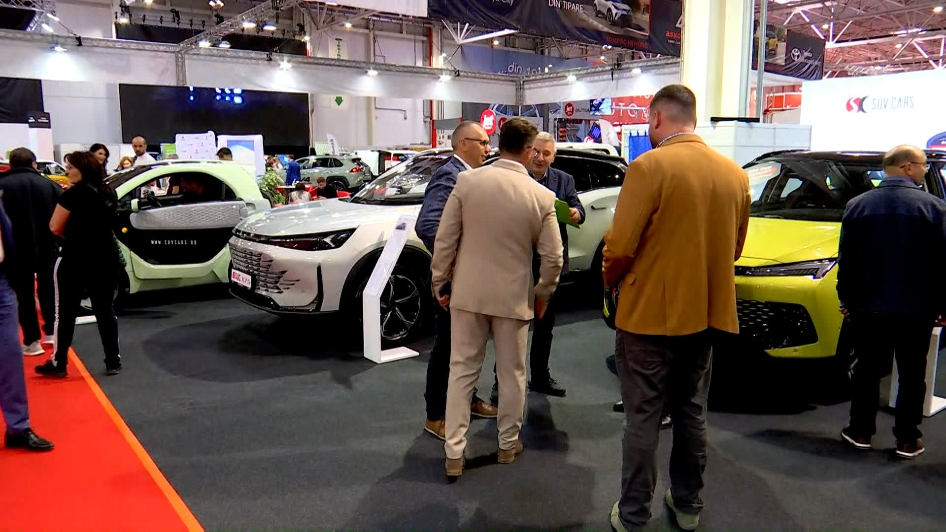 Mașinile electrice și hibride au fost cele mai căutate la salonul auto din București