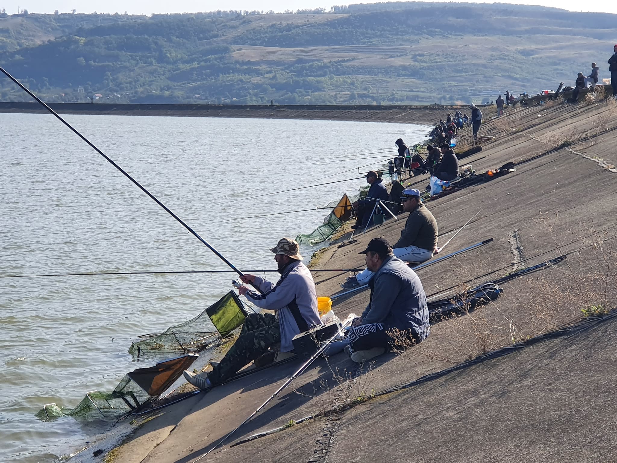 Pescarii se pregătesc pentru Cupa Shimano la Lacul Slatina între 16 și 18 octombrie